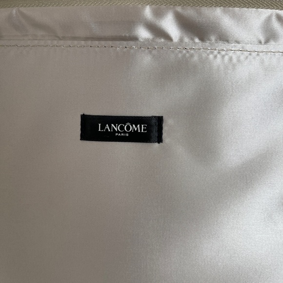 Lancome Makeup Up - Picture 4 of 8